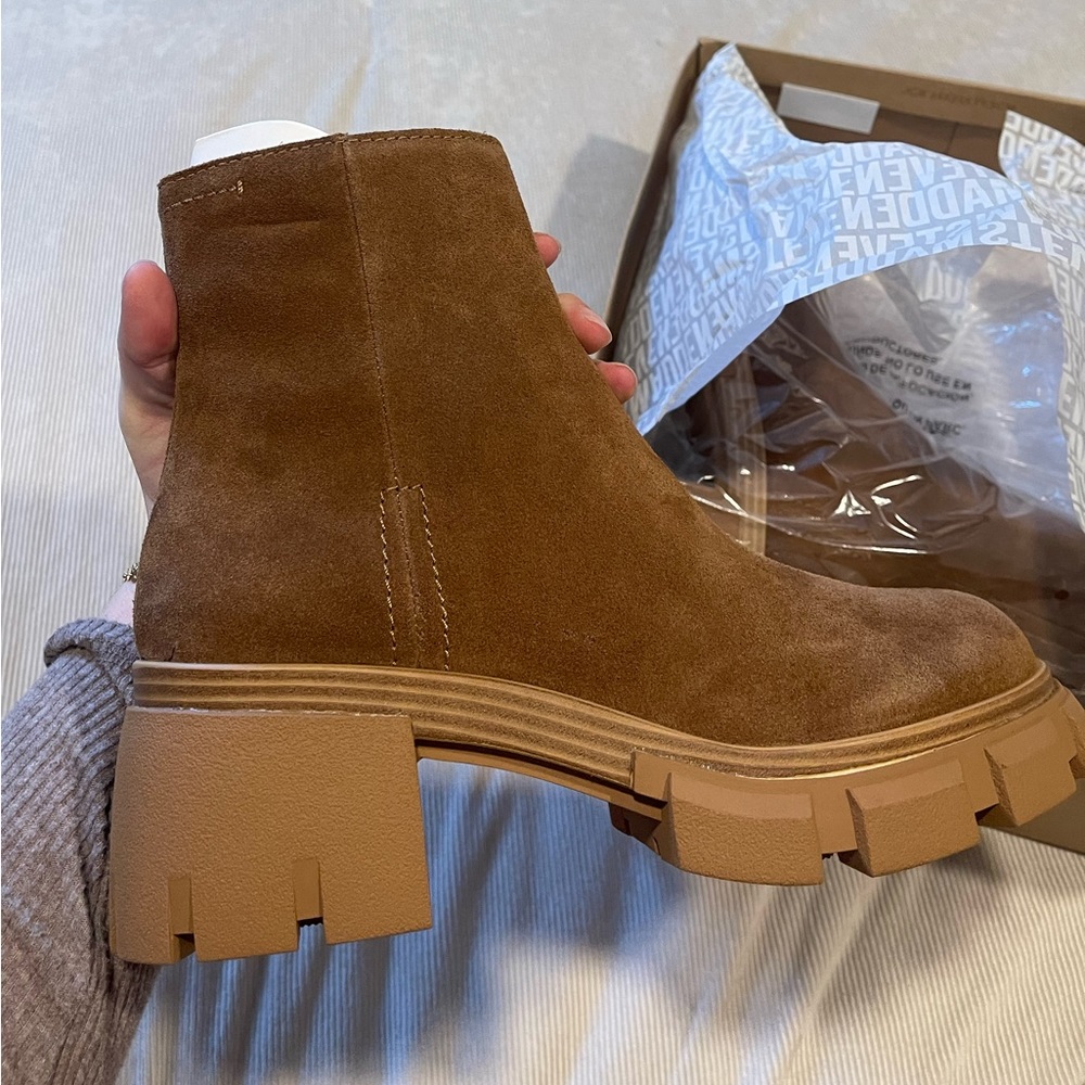 NEVER WORN STEVE MADDEN BOOTIES